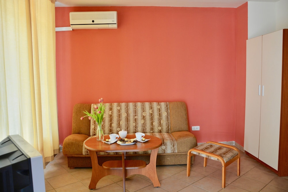 Rainbow 2 Holiday Complex — Hotel rooms in Sunny Beach, Burgas Region