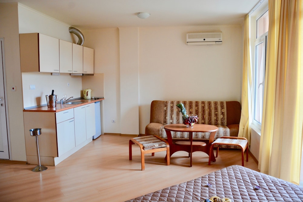 Rainbow 2 Holiday Complex — Hotel rooms in Sunny Beach, Burgas Region