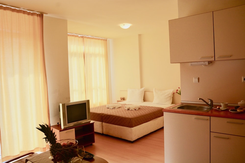 Rainbow 2 Holiday Complex — Hotel rooms in Sunny Beach, Burgas Region