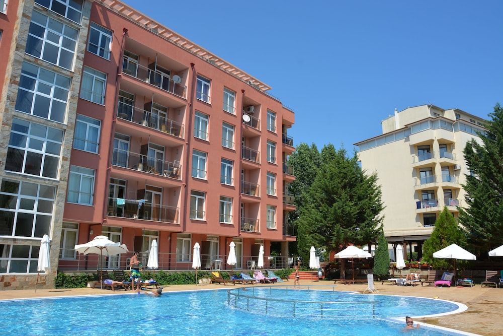 Rainbow 2 Holiday Complex — Swimming pool in Sunny Beach, Burgas Region