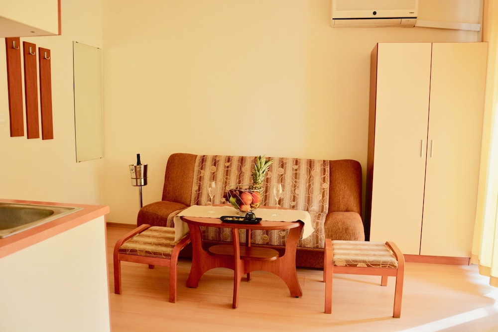 Rainbow 2 Holiday Complex — Hotel rooms in Sunny Beach, Burgas Region