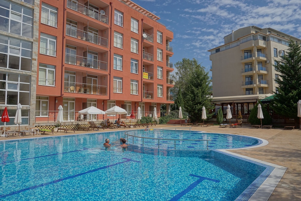 Rainbow 2 Holiday Complex — Swimming pool in Sunny Beach, Burgas Region