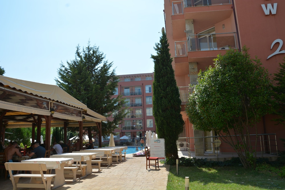 Rainbow 2 Holiday Complex — Swimming pool in Sunny Beach, Burgas Region