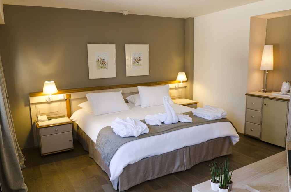 Alasia Hotel — Hotel rooms in Limassol, Limassol Region