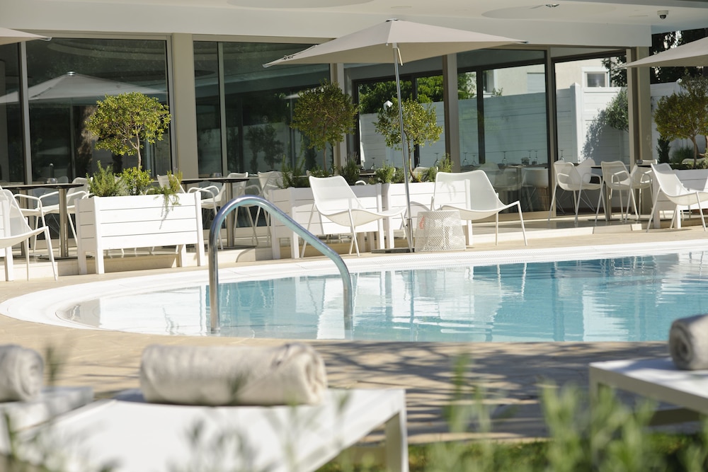 Alasia Hotel — Swimming pool in Limassol, Limassol Region
