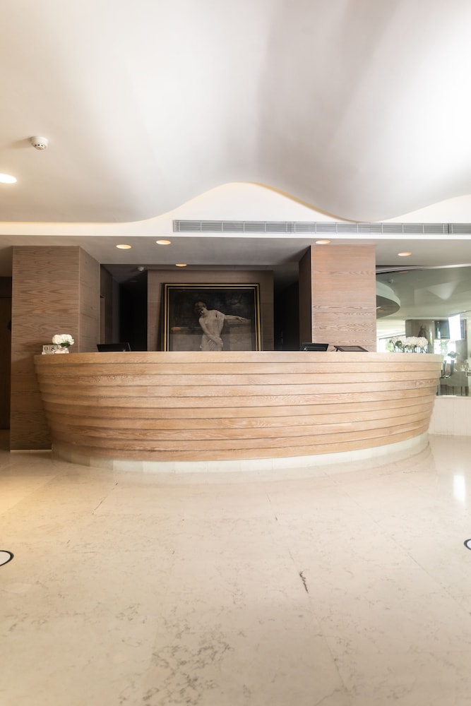 Alasia Hotel — Hotel building in Limassol, Limassol Region