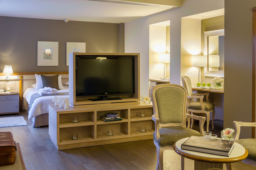 Alasia Hotel — Hotel rooms in Limassol, Limassol Region