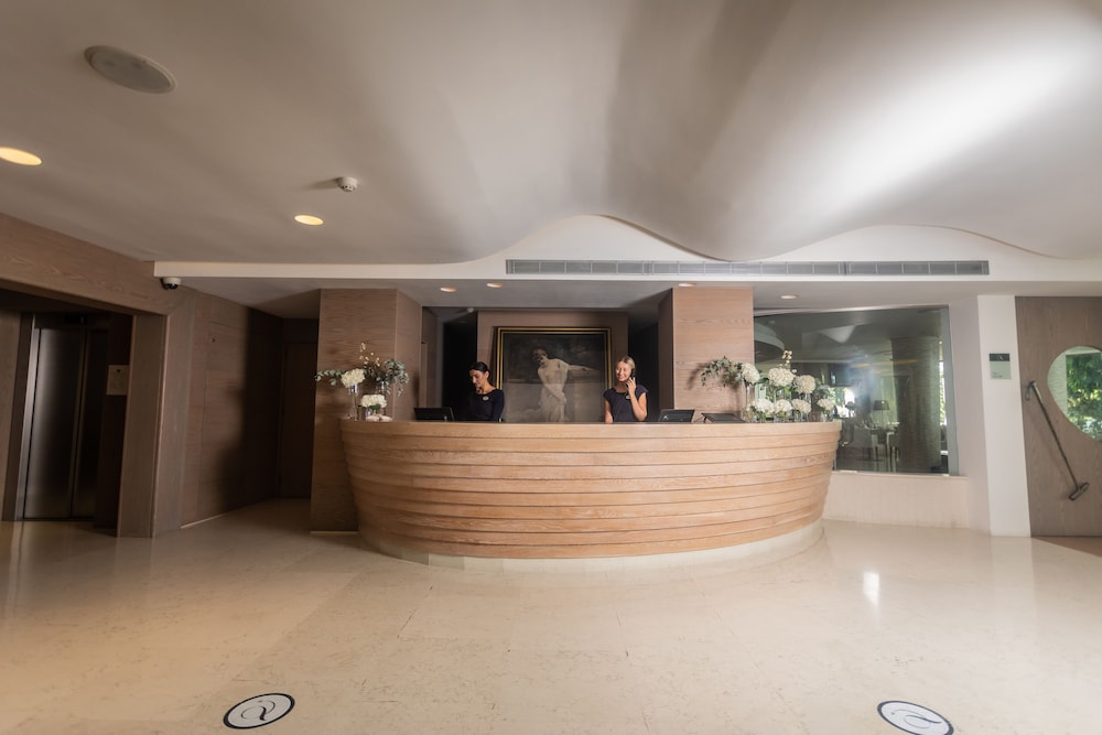 Alasia Hotel — Hotel building in Limassol, Limassol Region