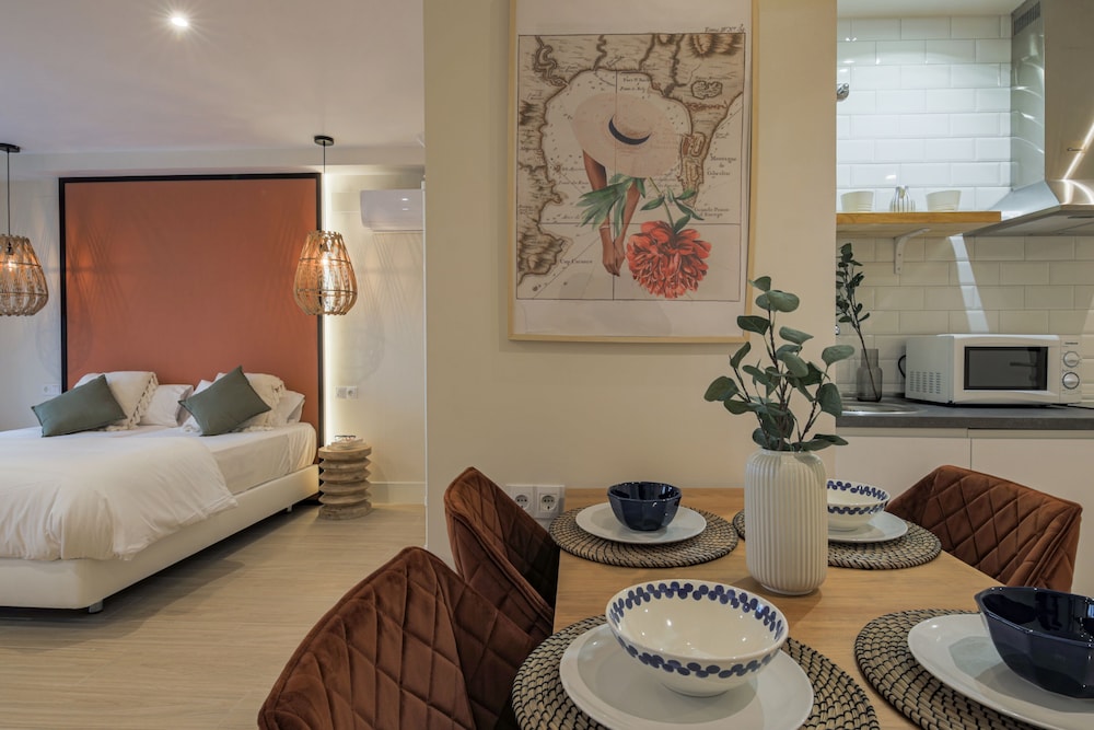 Apartamentos Magna Sevilla — Hotel rooms in Seville, Andalusia