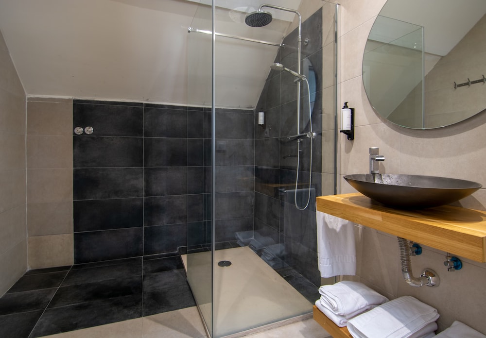 Apartamentos Magna Sevilla — Hotel rooms in Seville, Andalusia