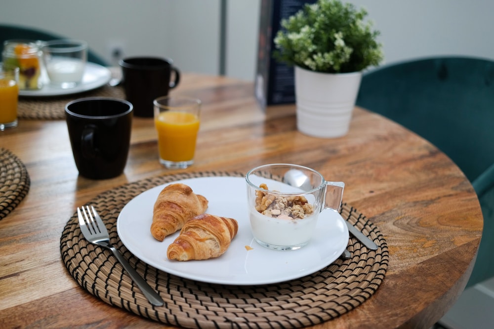 Apartamentos Magna Sevilla — Restaurant & bars in Seville, Andalusia
