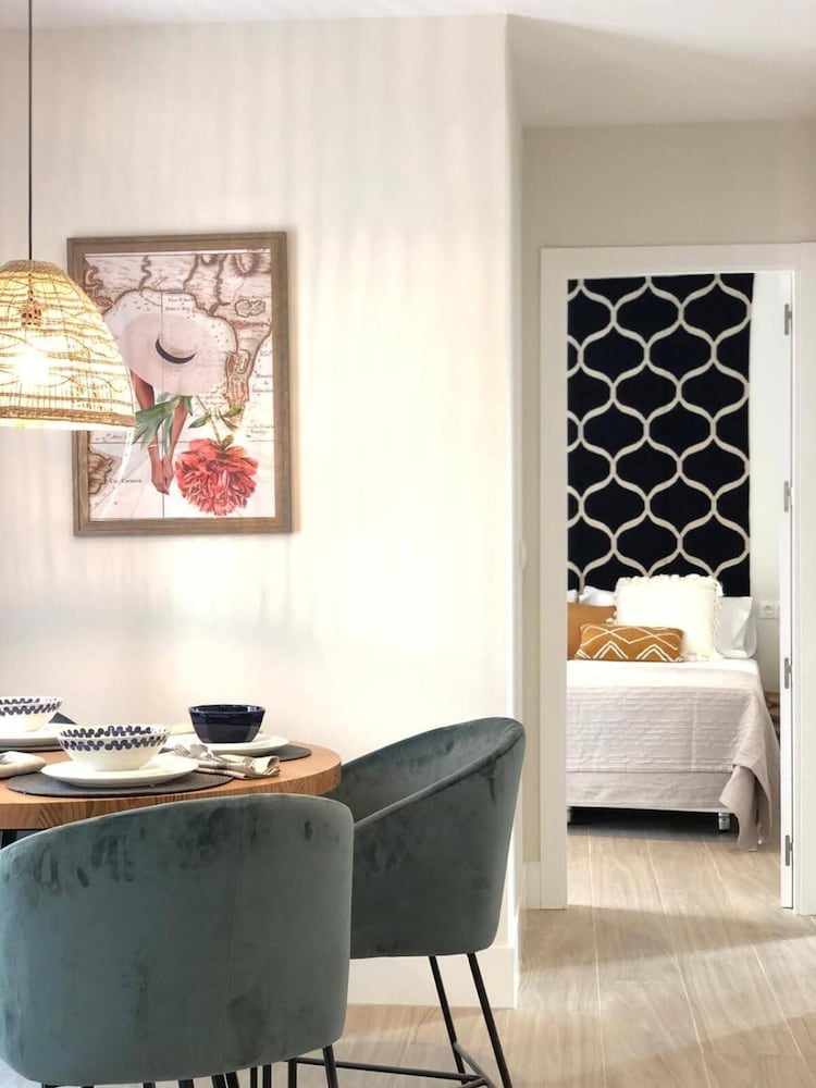 Apartamentos Magna Sevilla — Hotel rooms in Seville, Andalusia