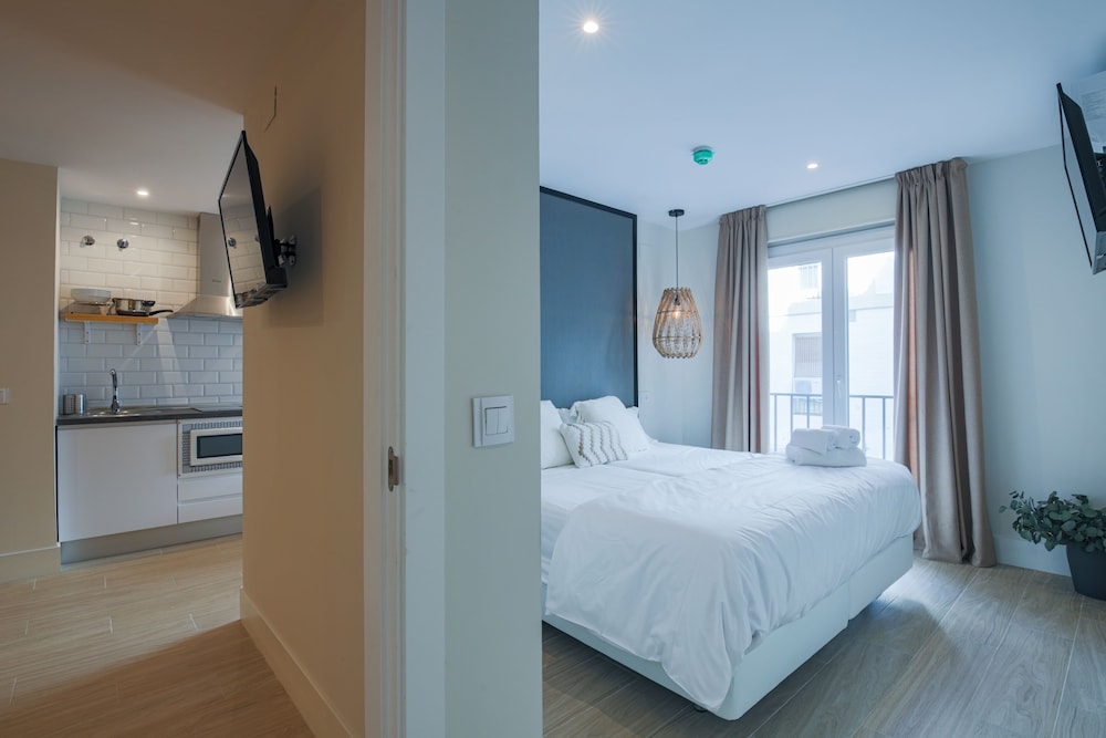 Apartamentos Magna Sevilla — Hotel rooms in Seville, Andalusia