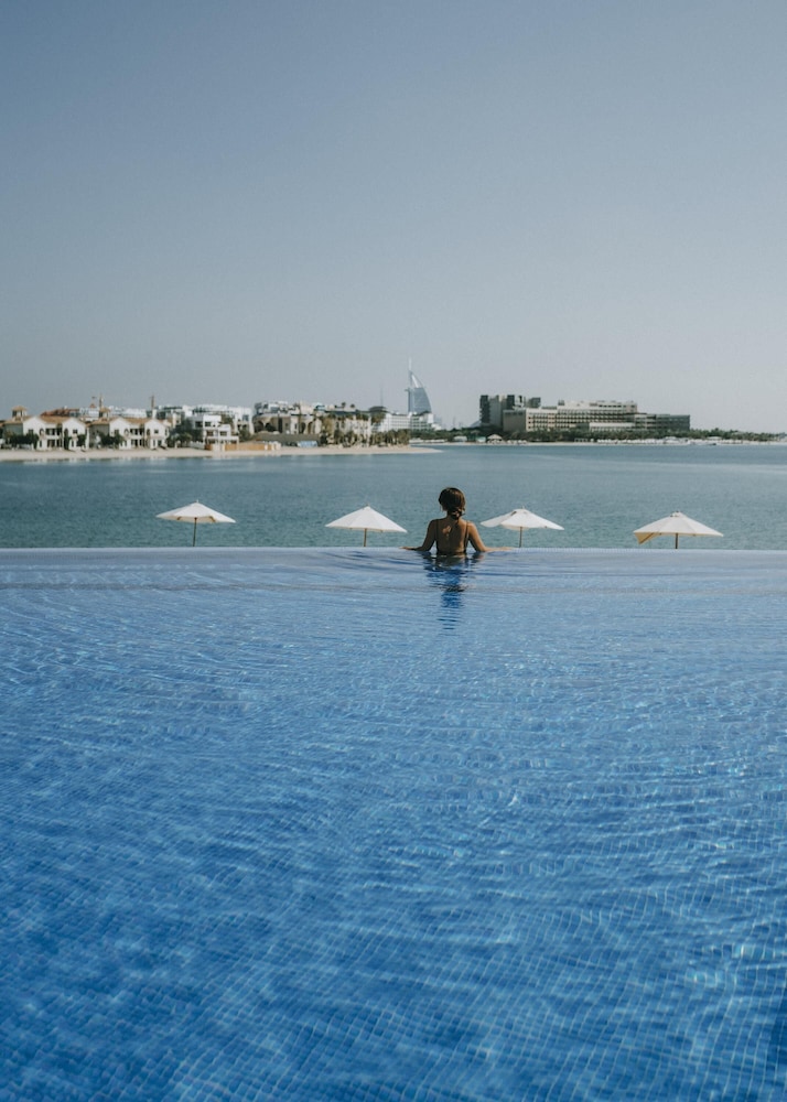 Andaz Dubai the Palm, by Hyatt — Swimming pool in Dubai