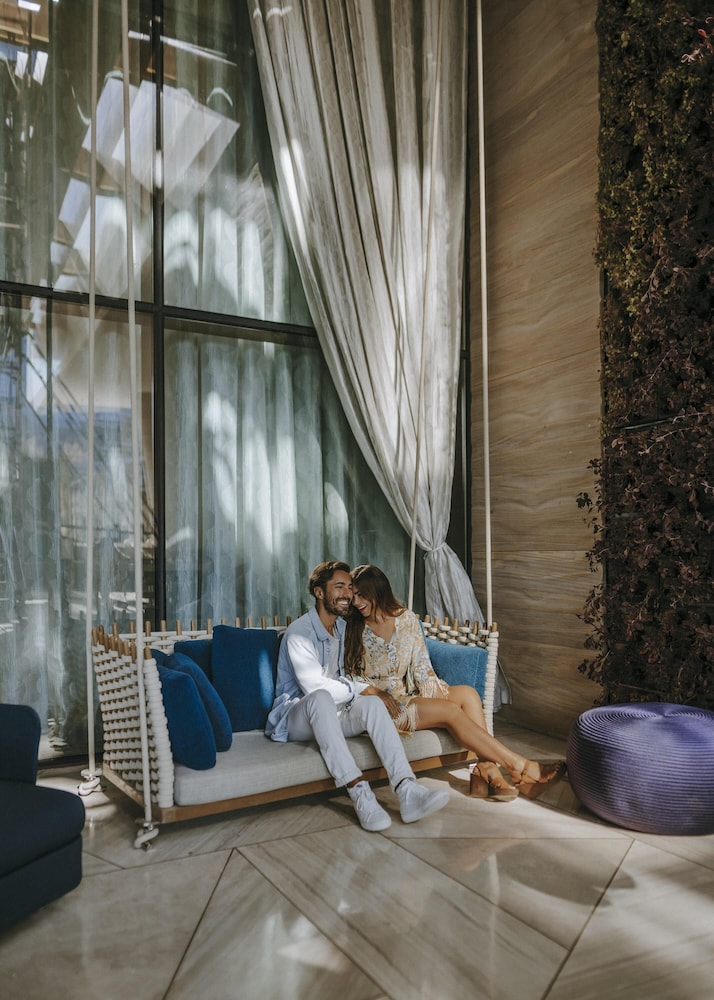 Andaz Dubai the Palm, by Hyatt — Hotel building in Dubai