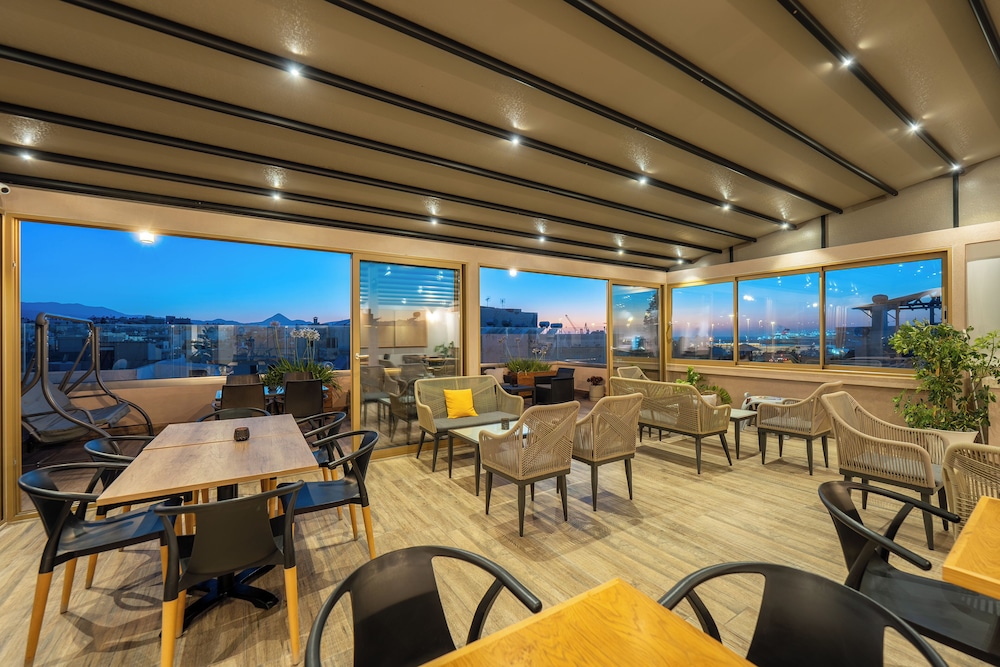 Marvel Deluxe Rooms — Restaurant & bars in Heraklion