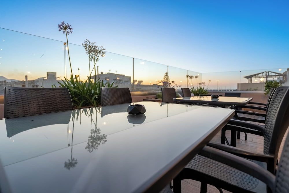 Marvel Deluxe Rooms — Restaurant & bars in Heraklion