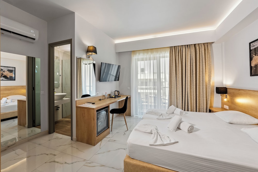 Marvel Deluxe Rooms — Hotel rooms in Heraklion