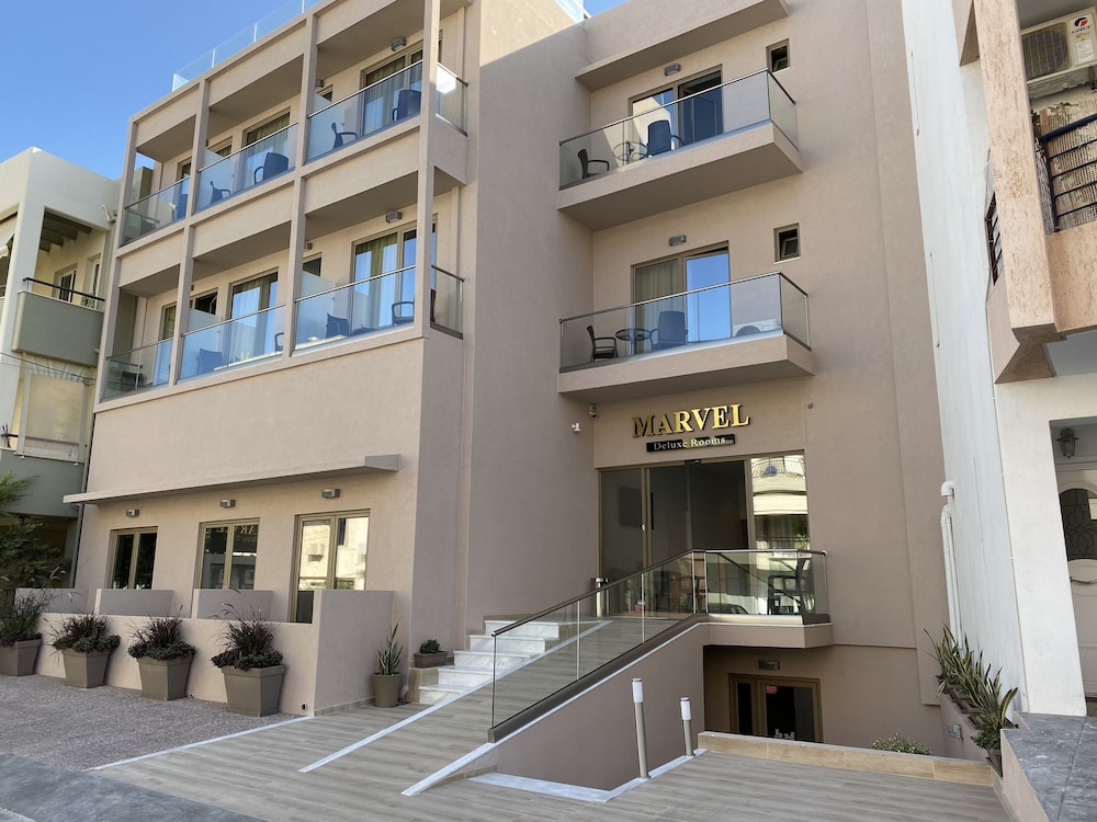 Marvel Deluxe Rooms — Hotel building in Heraklion