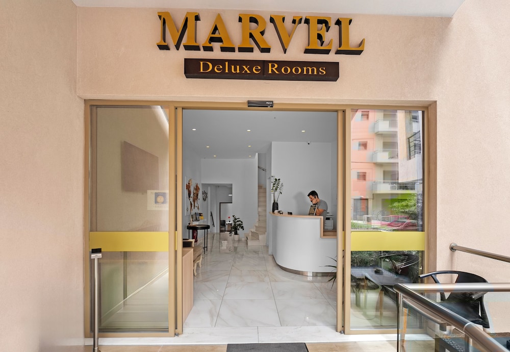 Marvel Deluxe Rooms — Hotel building in Heraklion