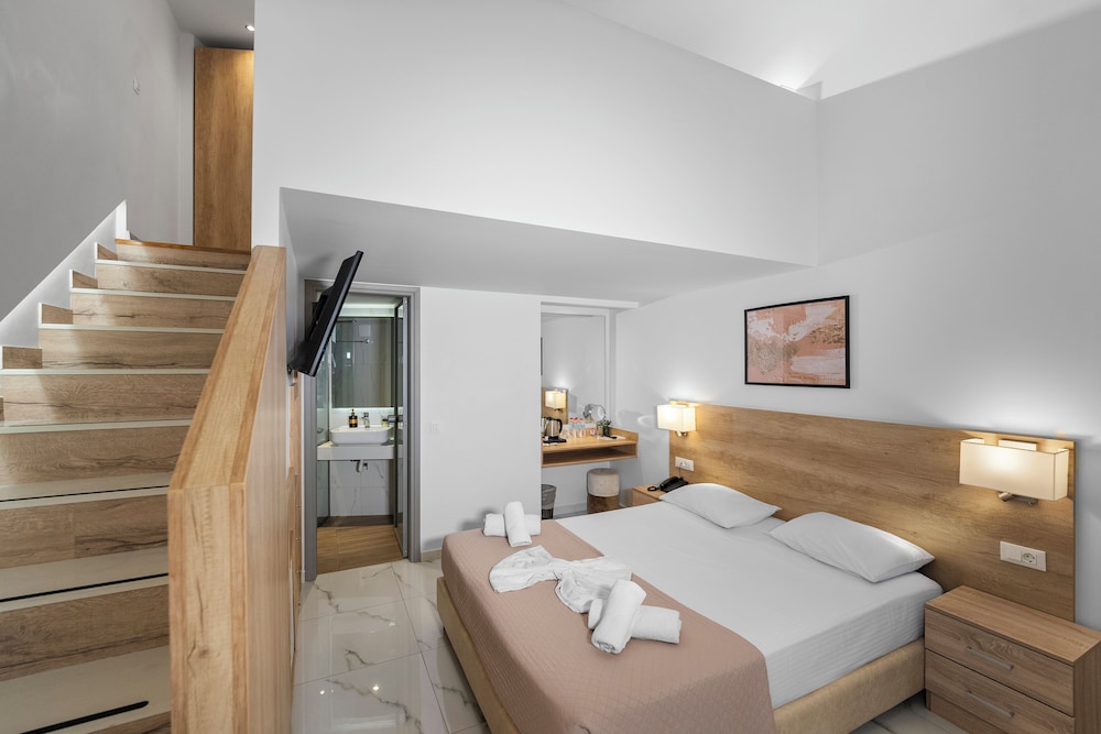 Marvel Deluxe Rooms — Hotel rooms in Heraklion