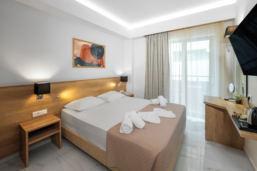Marvel Deluxe Rooms — Hotel rooms in Heraklion