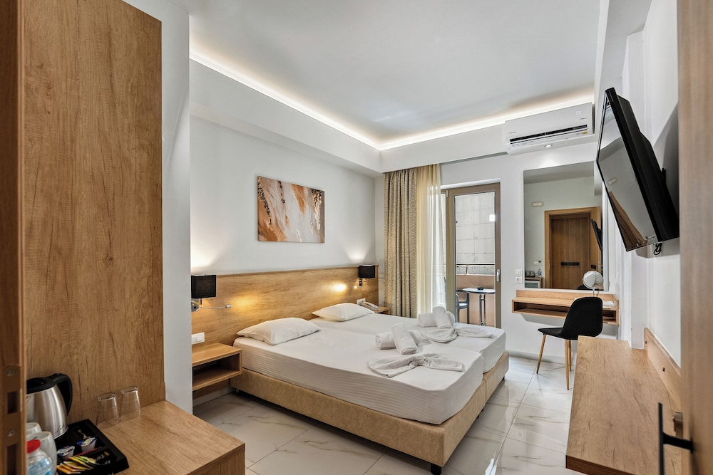Marvel Deluxe Rooms — Hotel rooms in Heraklion