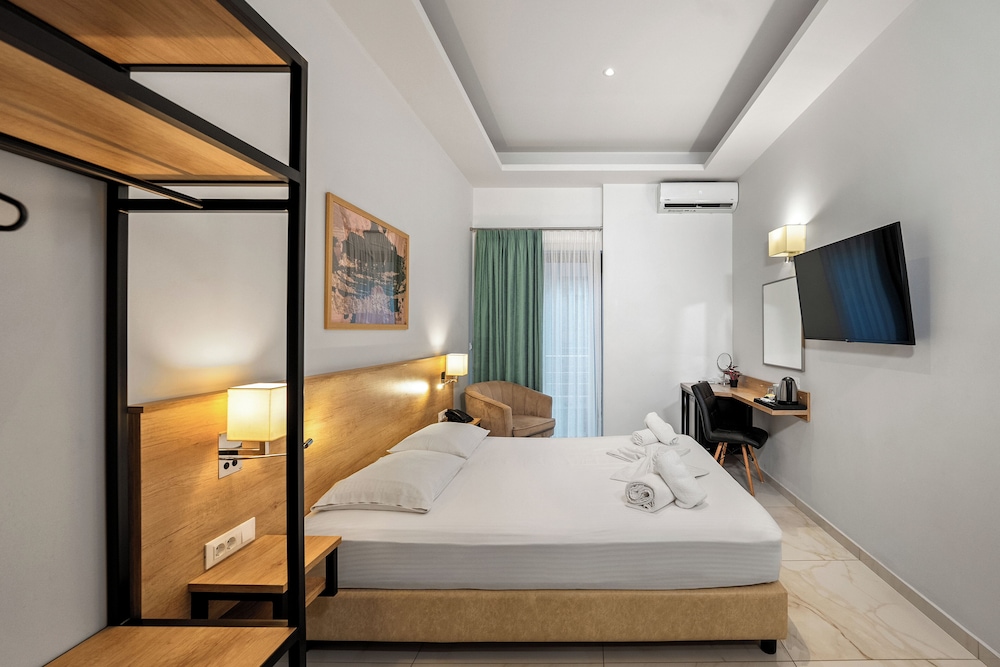 Marvel Deluxe Rooms — Hotel rooms in Heraklion