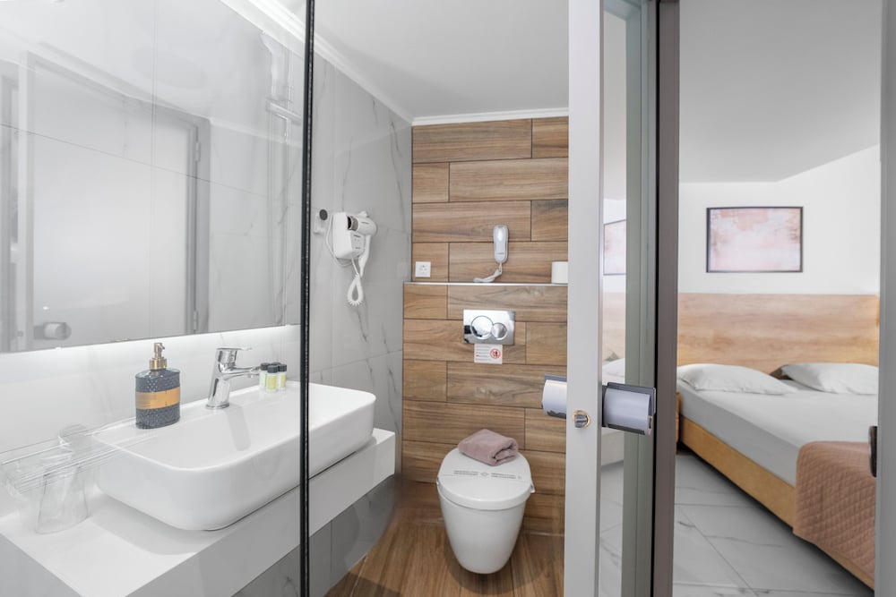 Marvel Deluxe Rooms — Hotel rooms in Heraklion