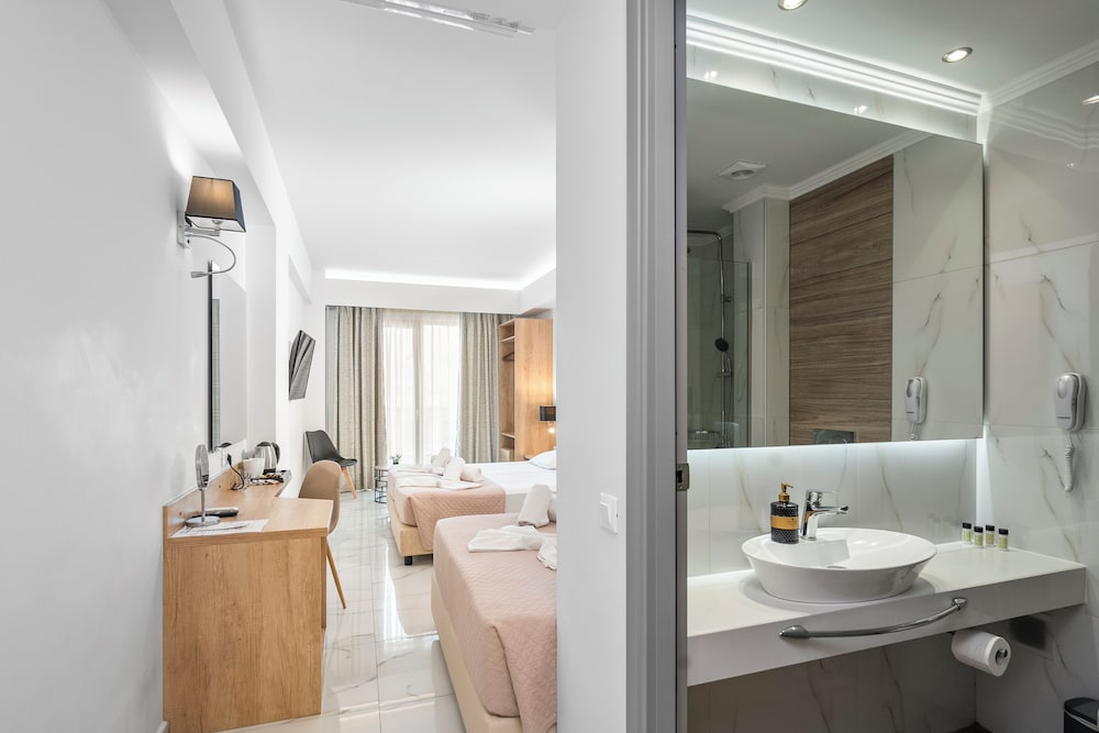 Marvel Deluxe Rooms — Hotel rooms in Heraklion