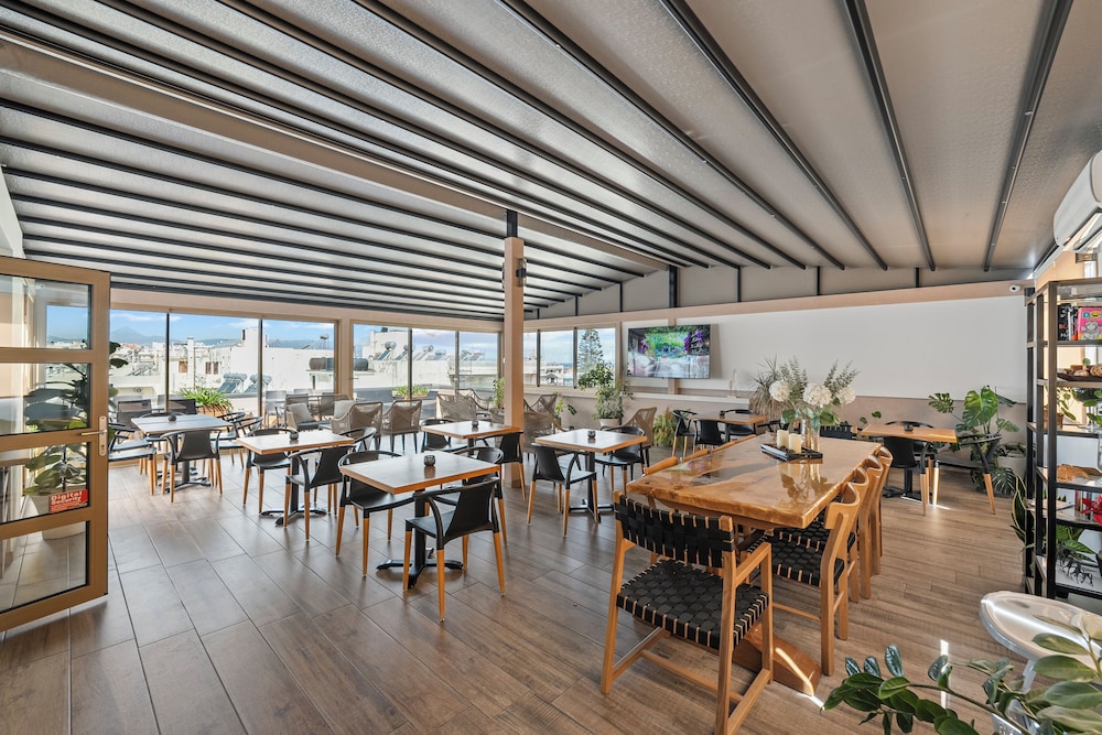 Marvel Deluxe Rooms — Restaurant & bars in Heraklion