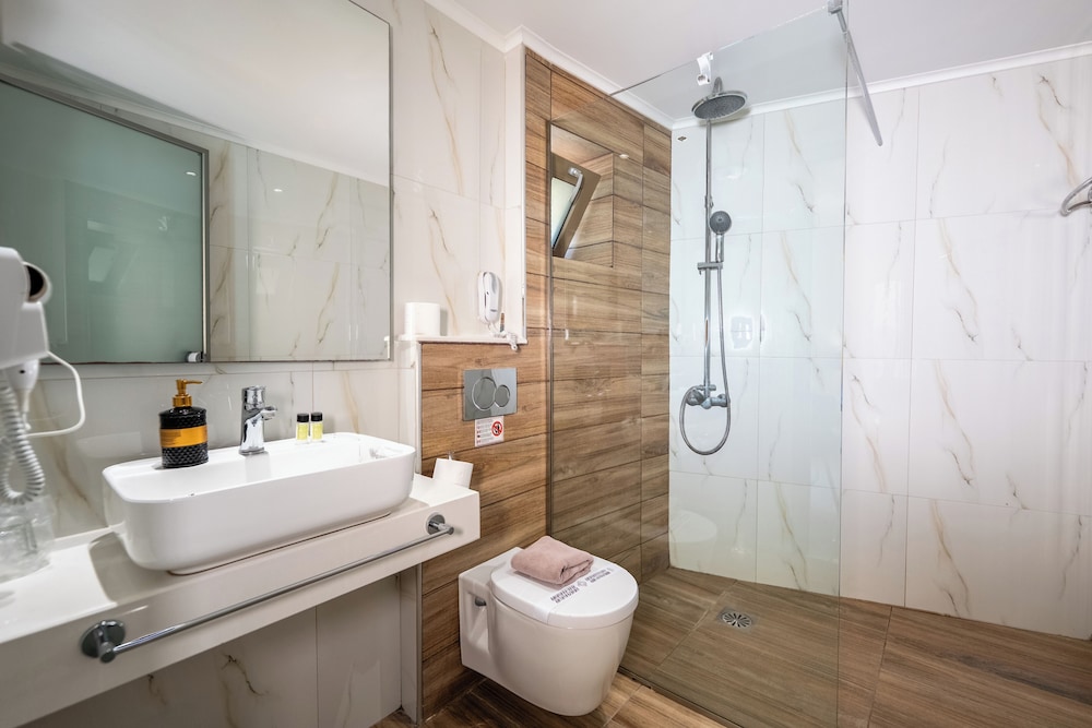 Marvel Deluxe Rooms — Hotel rooms in Heraklion