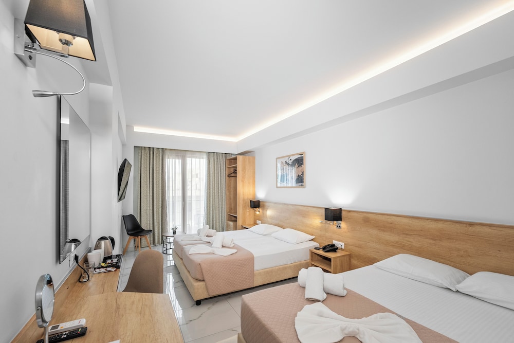 Marvel Deluxe Rooms — Hotel rooms in Heraklion