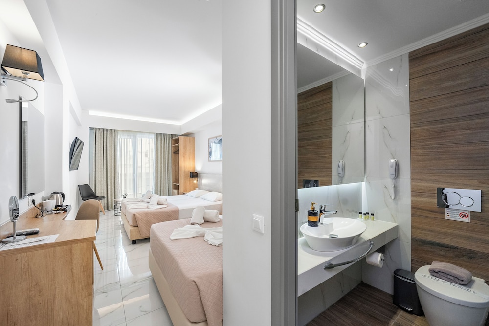 Marvel Deluxe Rooms — Hotel rooms in Heraklion