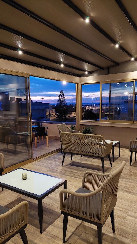 Marvel Deluxe Rooms — Restaurant & bars in Heraklion