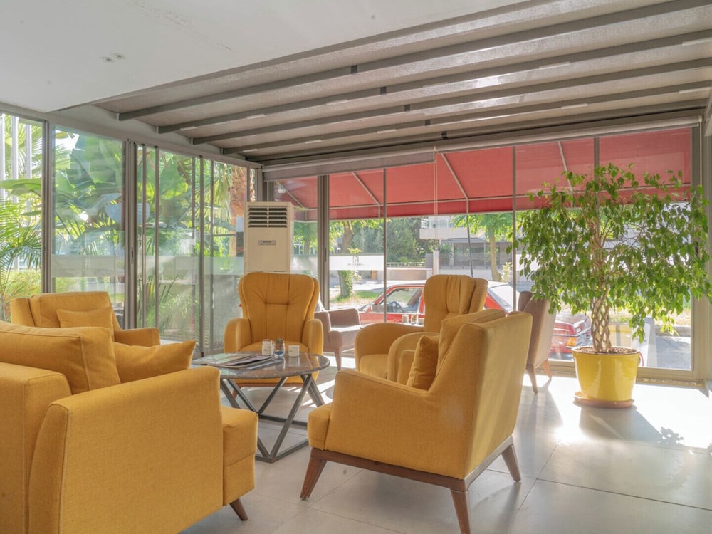 Laren Sea Sıde Hotel & Spa — Hotel building in Antalya