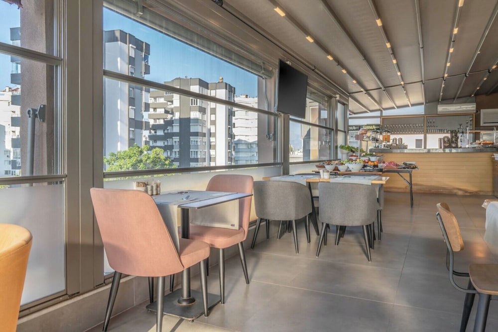 Laren Sea Sıde Hotel & Spa — Restaurant & bars in Antalya