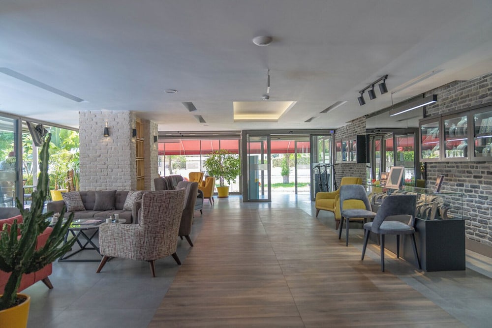 Laren Sea Sıde Hotel & Spa — Hotel building in Antalya