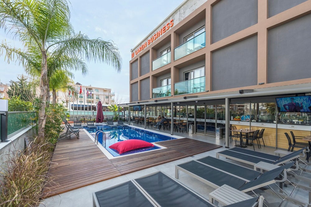Laren Sea Sıde Hotel & Spa — Swimming pool in Antalya