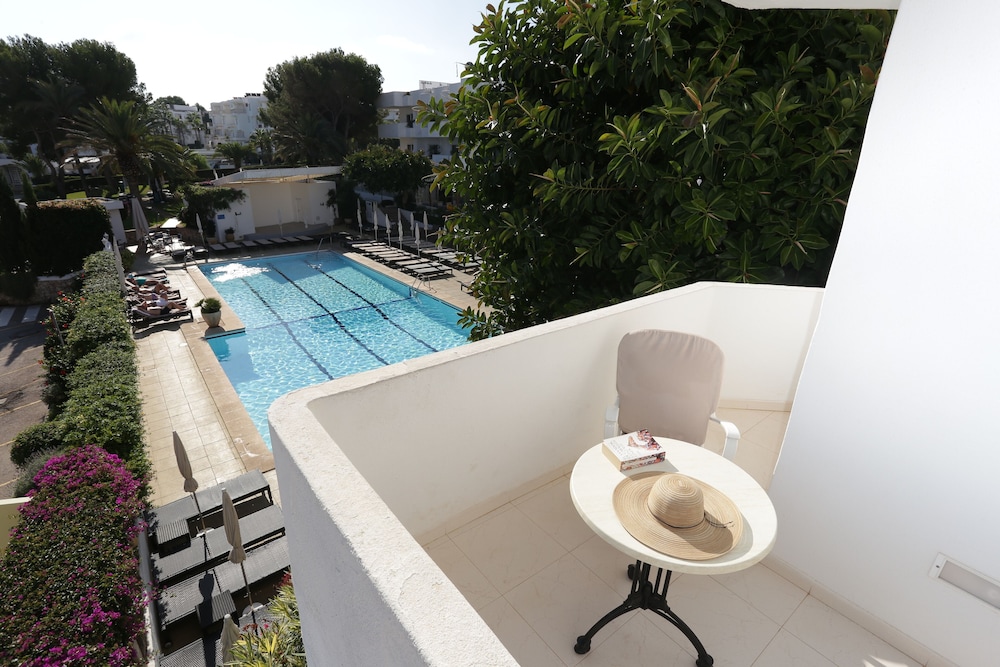 Hotel Rocamarina - Adults Only — Swimming pool in Cala d´Or, Balearic Islands