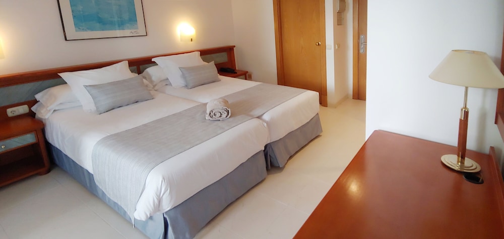 Hotel Rocamarina - Adults Only — Hotel rooms in Cala d´Or, Balearic Islands