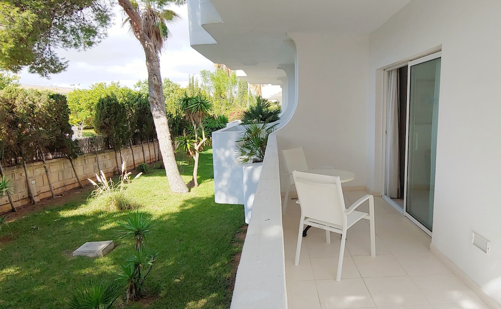 Hotel Rocamarina - Adults Only — Hotel building in Cala d´Or, Balearic Islands