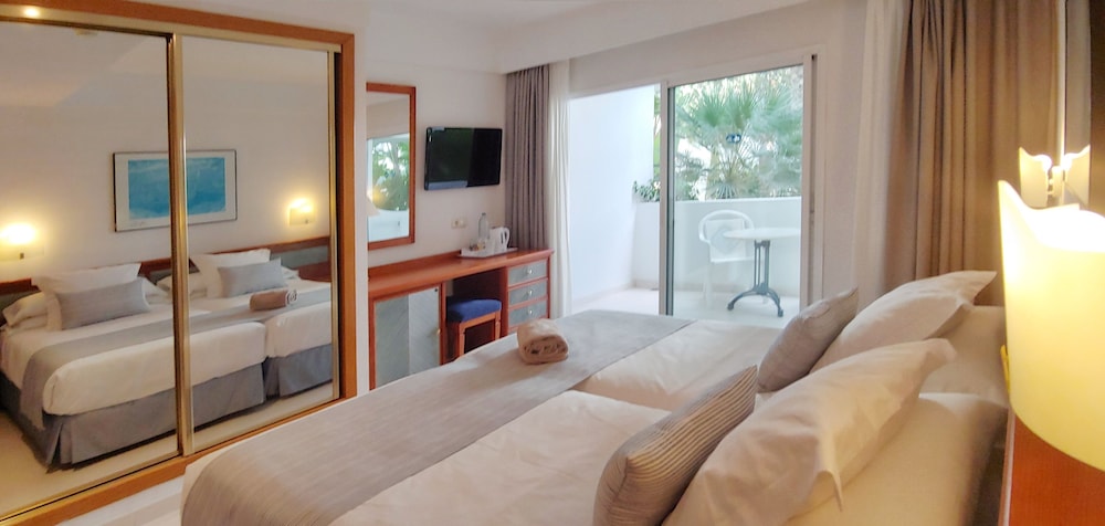 Hotel Rocamarina - Adults Only — Hotel rooms in Cala d´Or, Balearic Islands