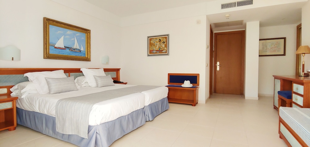 Hotel Rocamarina - Adults Only — Hotel rooms in Cala d´Or, Balearic Islands