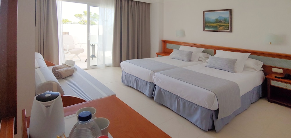 Hotel Rocamarina - Adults Only — Hotel rooms in Cala d´Or, Balearic Islands