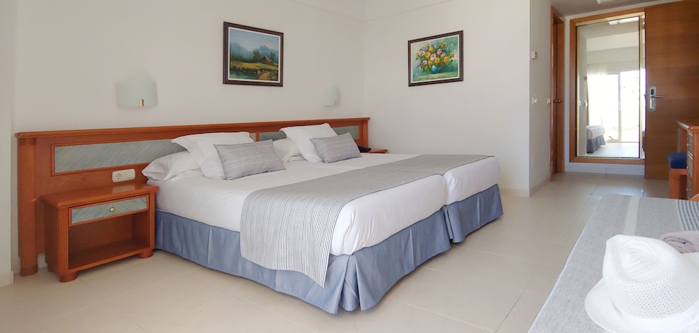 Hotel Rocamarina - Adults Only — Hotel rooms in Cala d´Or, Balearic Islands
