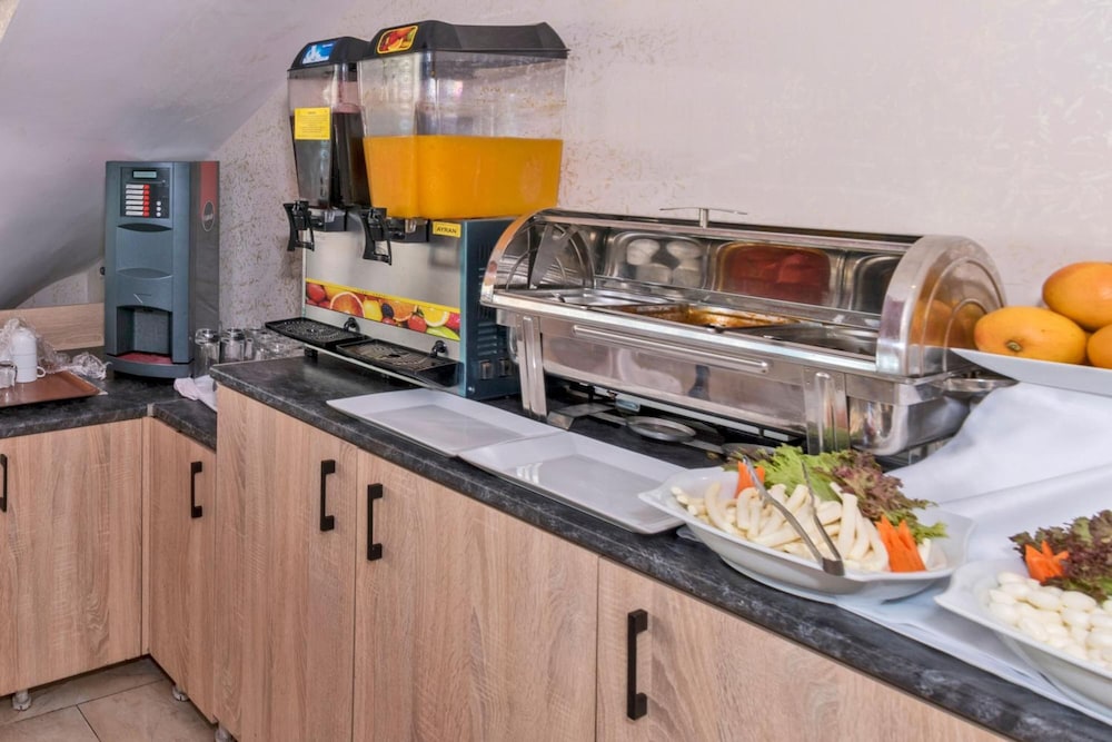 Cihangir Palace — Restaurant & bars in Istanbul, Istanbul