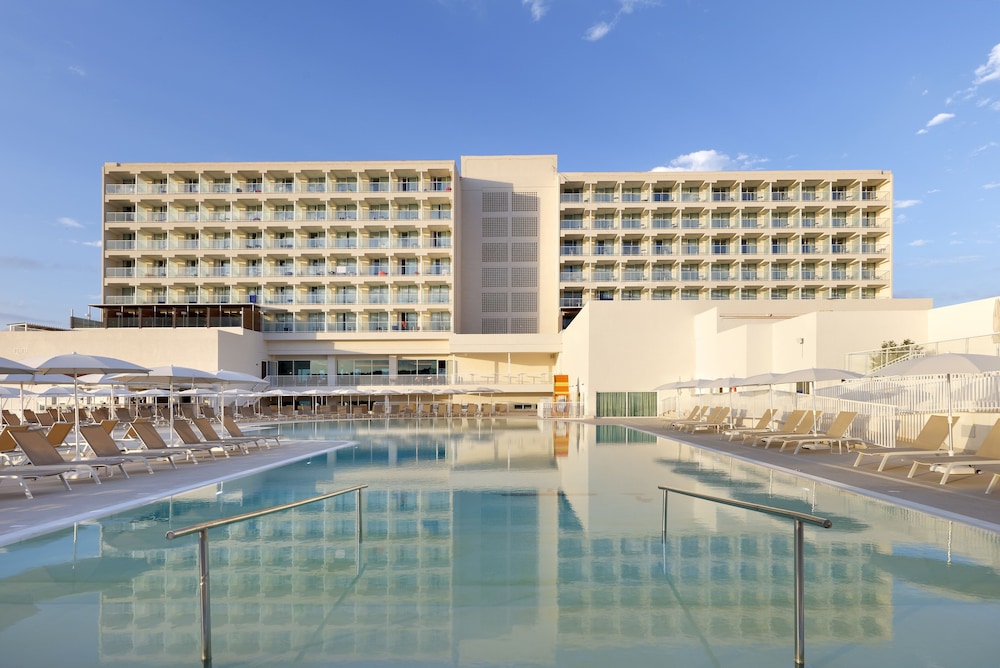 Palladium Hotel Menorca — Swimming pool in Arenal d'en Castell, Balearic Islands