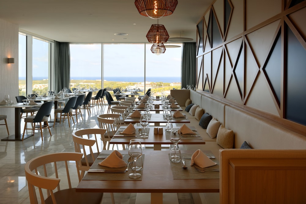 Palladium Hotel Menorca — Restaurant & bars in Arenal d'en Castell, Balearic Islands