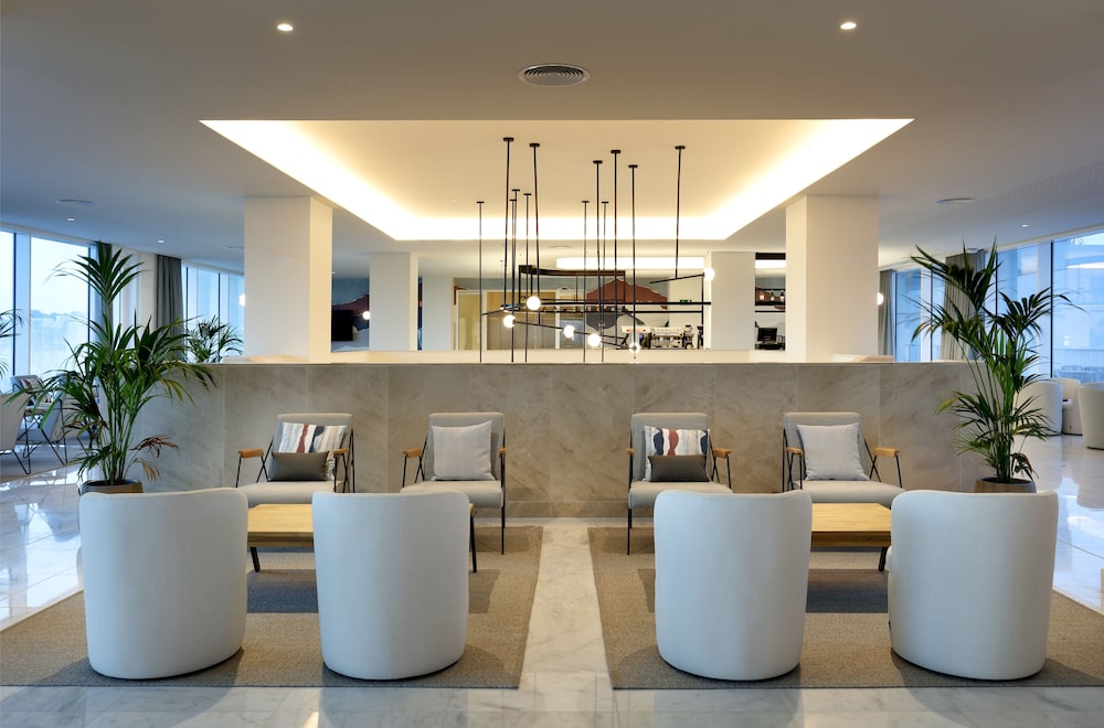 Palladium Hotel Menorca — Hotel building in Arenal d'en Castell, Balearic Islands